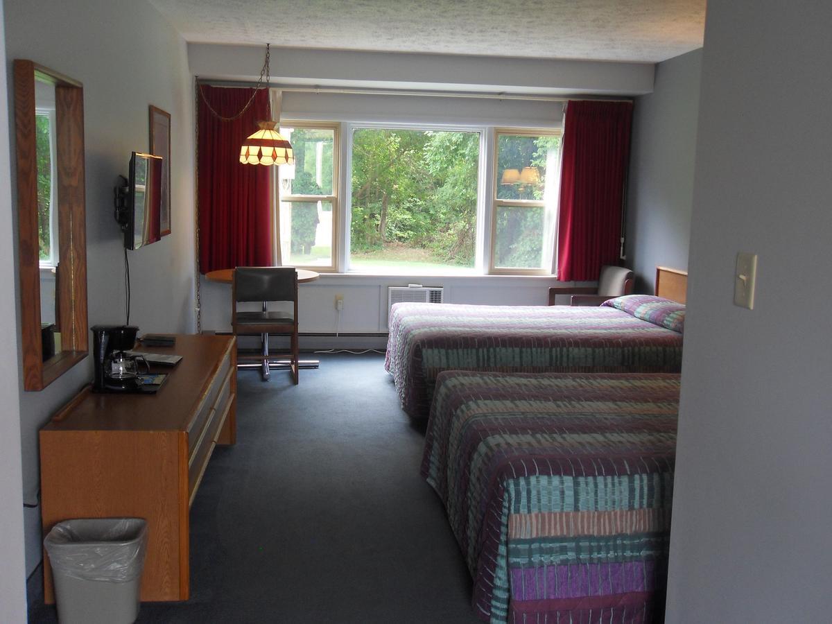 Swan Inn Motel Comstock Park Eksteriør bilde