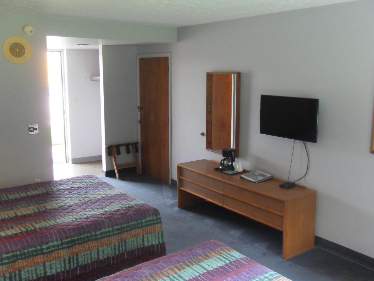 Swan Inn Motel Comstock Park Eksteriør bilde