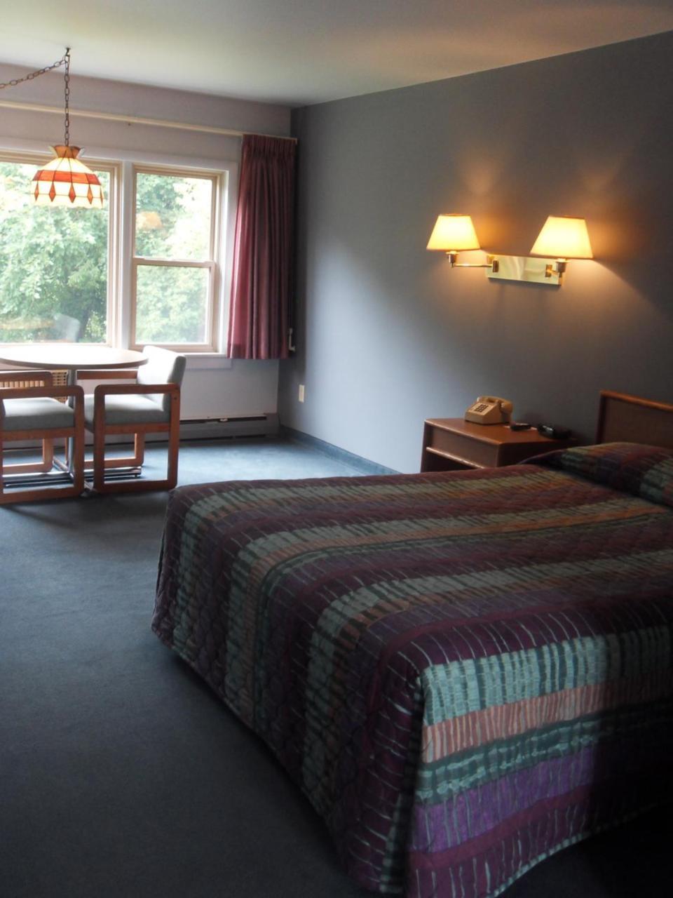 Swan Inn Motel Comstock Park Eksteriør bilde